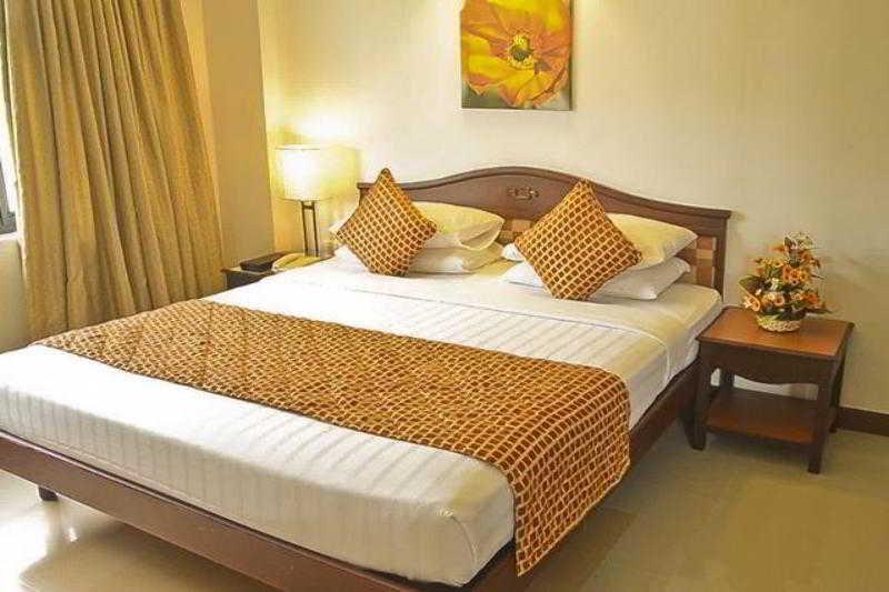 Golf View Hotels & Suites Nedumbassery Exteriér fotografie